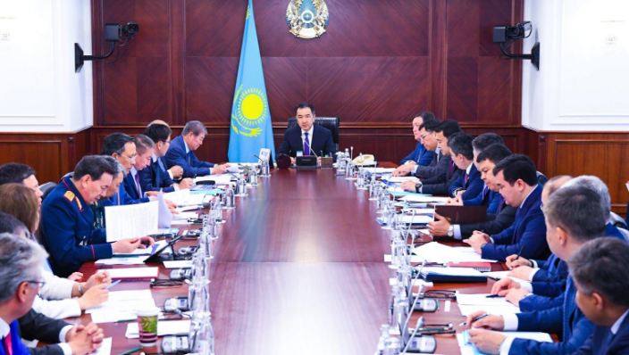 ب. ساعىنتاەۆ «استانا 20 جىل» مەرەيتويلىق مەدالدارىن تابىستادى