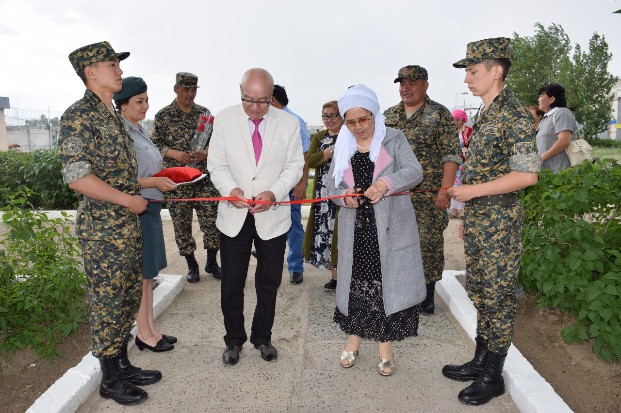كۋرچاتوۆ قالاسىنا باۋىرجان مومىش ۇلىنىڭ كەلىنى كەلدى