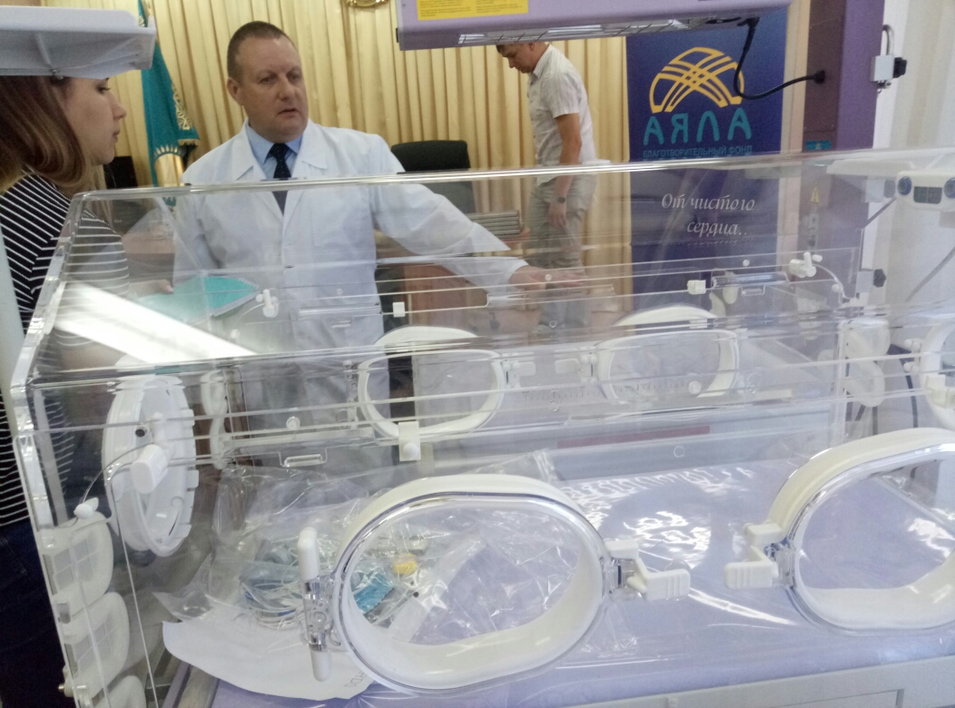 قوستانايدا «ايالا» قايىرىمدىلىق قورى وبلىستىق بالالار اۋرۋحاناسىنا جابدىقتار سىيلادى