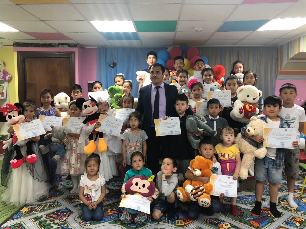 توپ جارعان توعىزقۇمالاقشىلار ماراپاتتالدى
