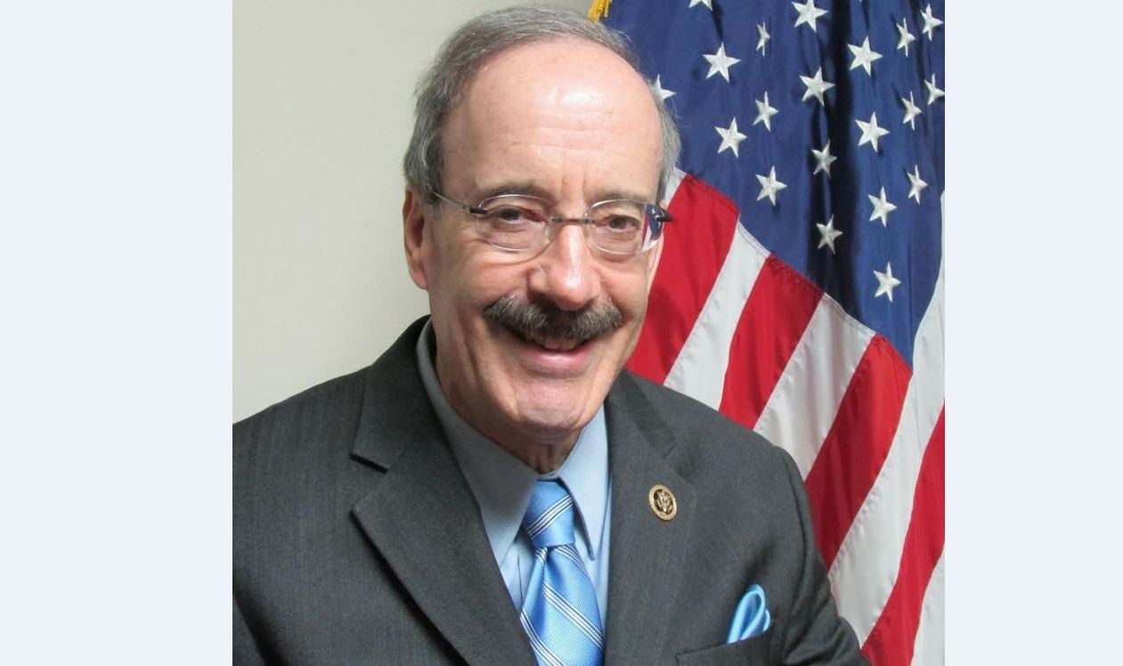 ەليوت ەنگەل: الەمگە ۇلگى بولار شاھار