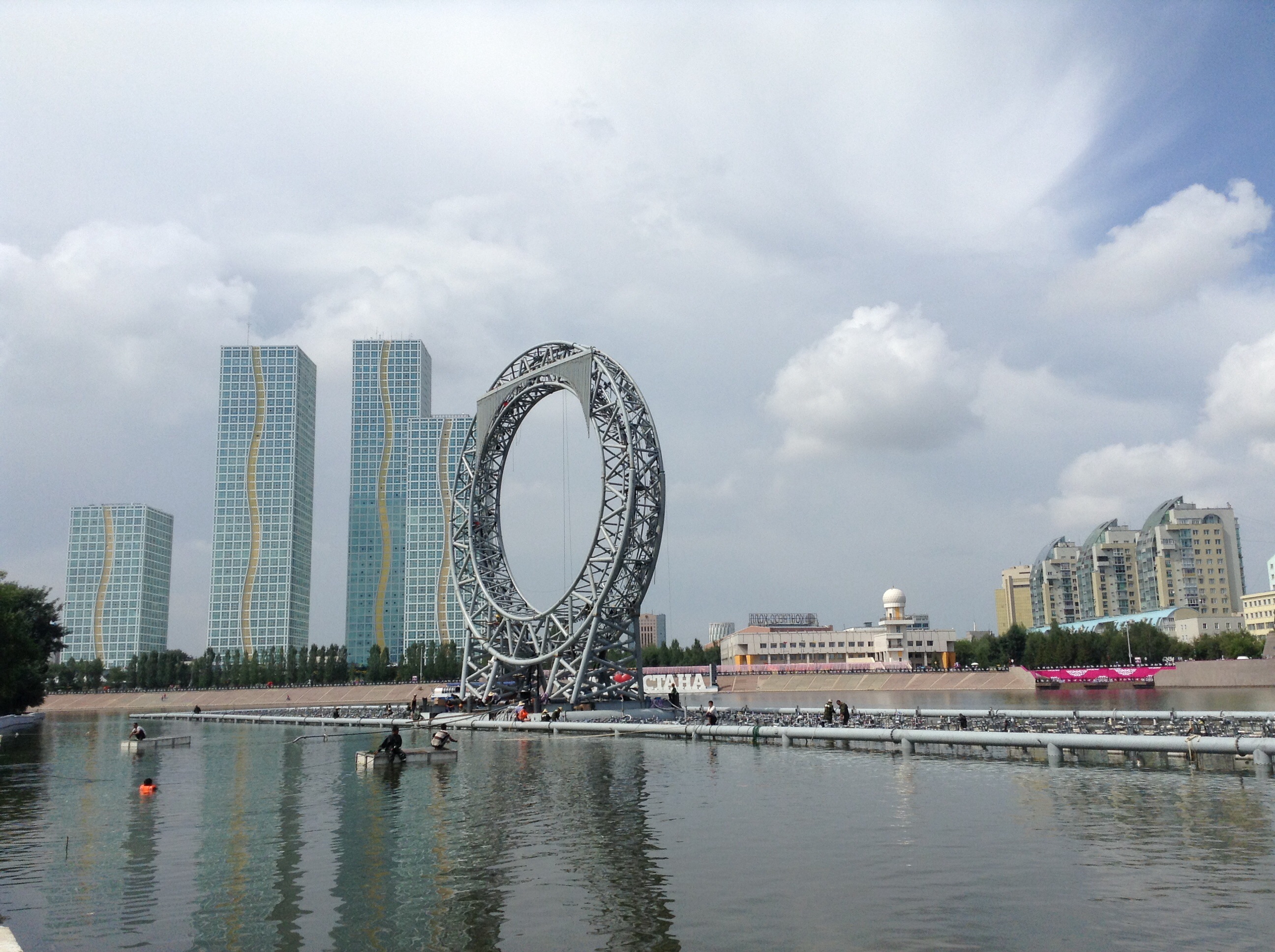 مەكسيكادا استانانىڭ 20 جىلدىعى اتاپ ءوتىلدى