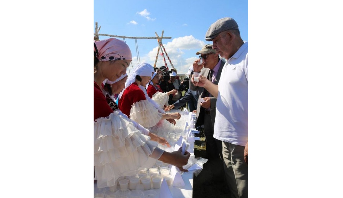 قايتا ورالعان قىمىزمۇرىندىق