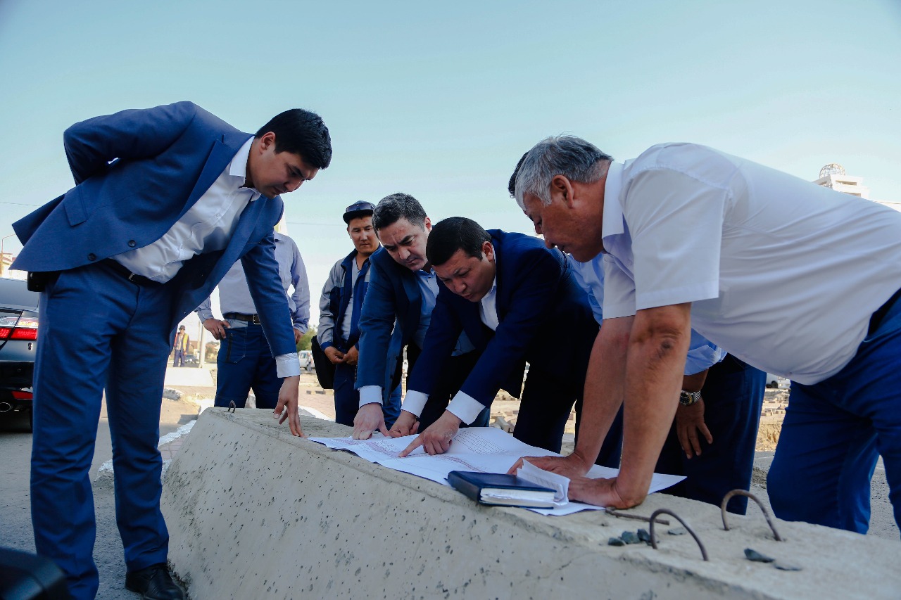 اتىراۋ قالاسىنىڭ اكىمى اۆتوموبيل كەپتەلىستەرىن تارتىپكە كەلتىرۋدى تاپسىردى