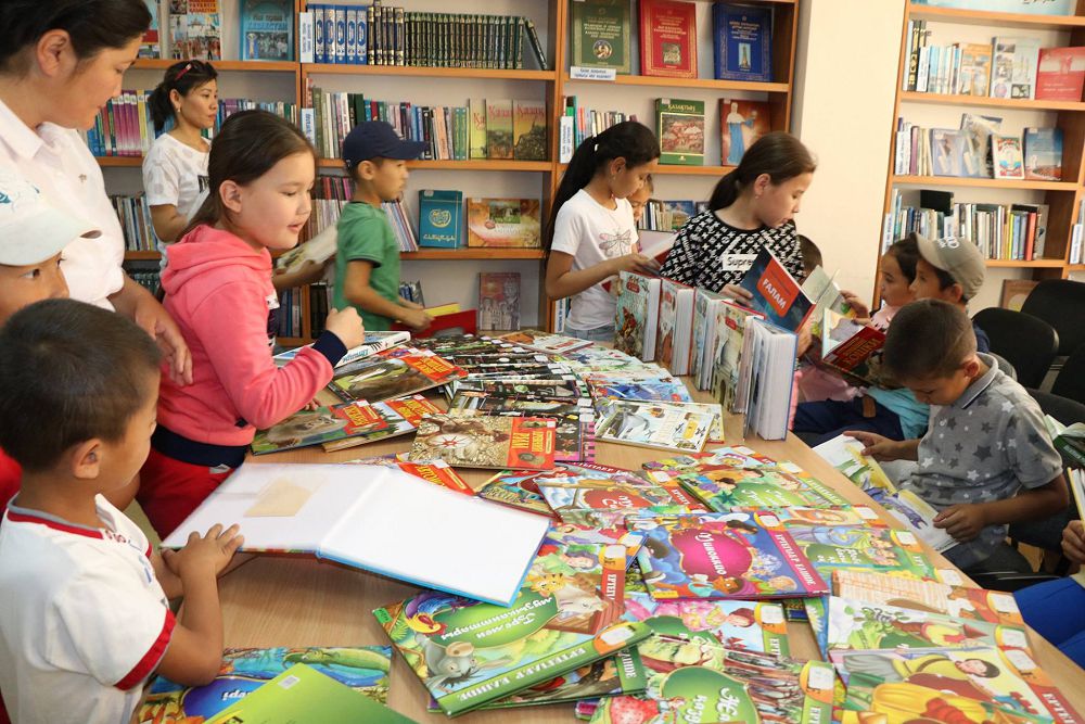 كىتاپپەن وتكەن جاز قىزىق