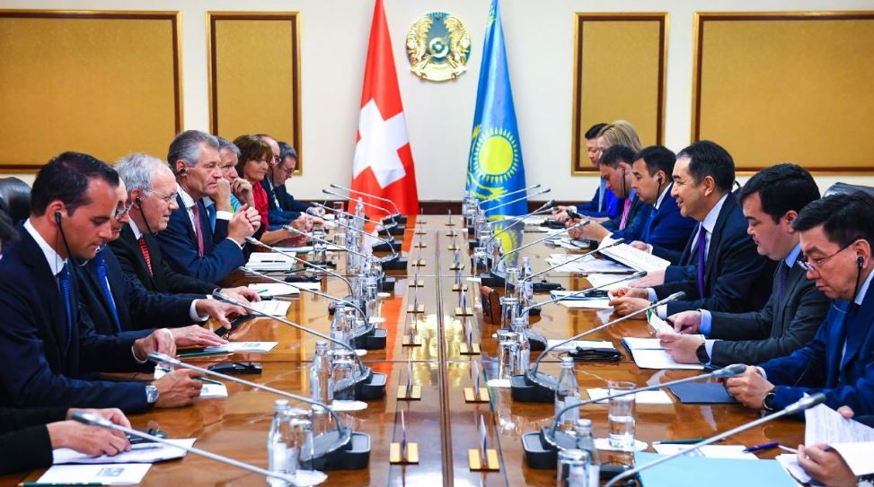 ۇكىمەت باسشىسى شۆەيتساريانىڭ فەدەرالدىق كەڭەسشىسىمەن كەزدەستى