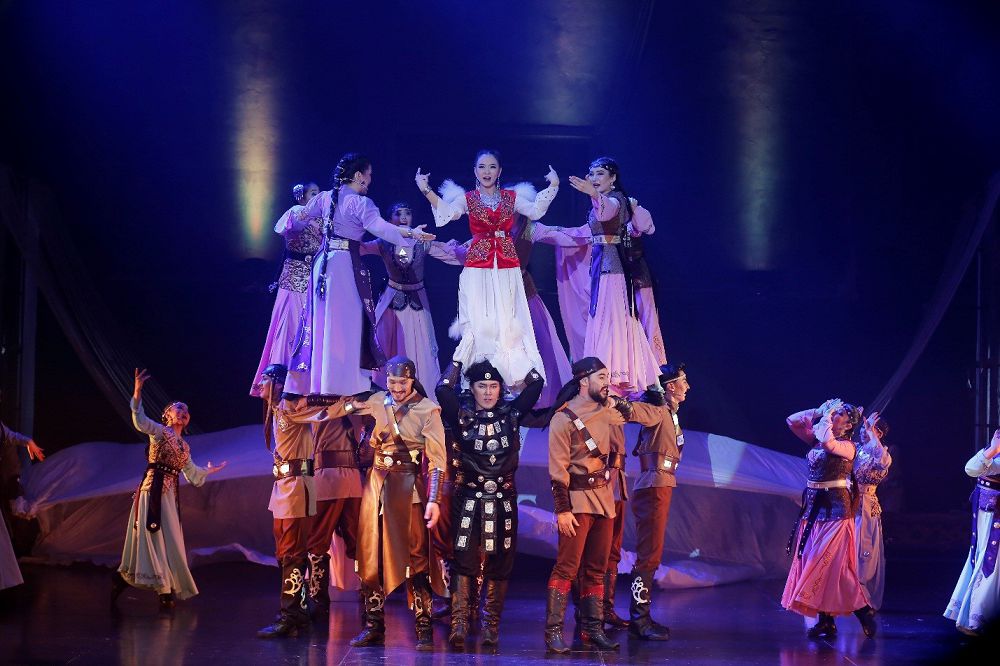 «قىز جىبەك» ميۋزيكلى وڭتۇستىك كورەيادا قويىلدى