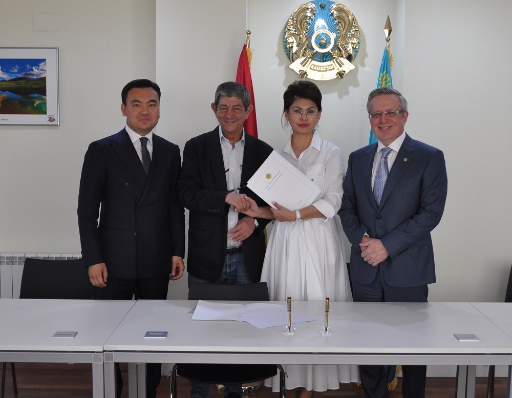 قازاق ادەبيەتى انتولوگياسى يسپان تىلىندە شىعادى