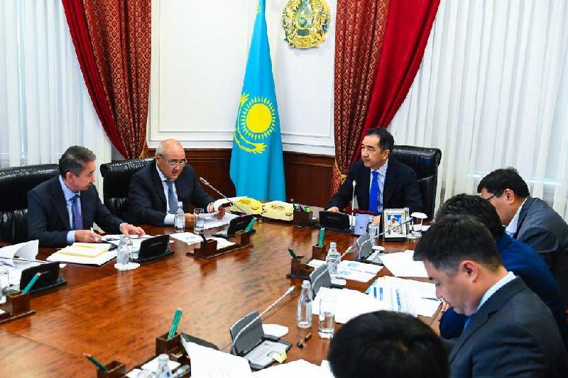 باقىتجان ساعىنتاەۆ شاعىن نەسيە بەرۋ ماسەلەسى جونىندە كەڭەس وتكىزدى
