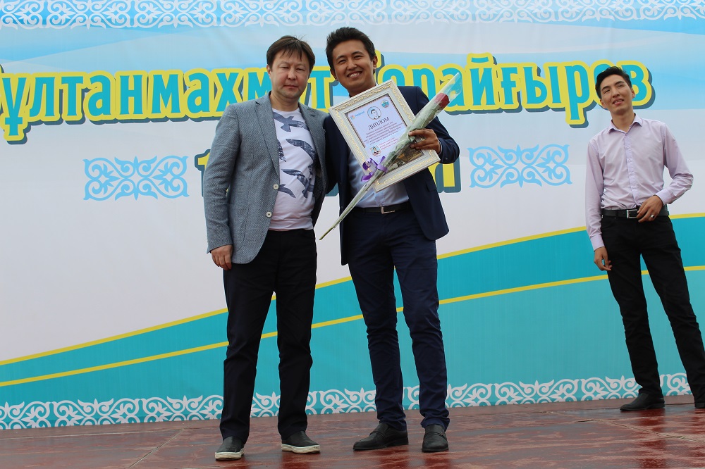 باياناۋىلدا سۇلتانماحمۇت تورايعىروۆتىڭ 125 جىلدىعى اتالىپ ءوتتى