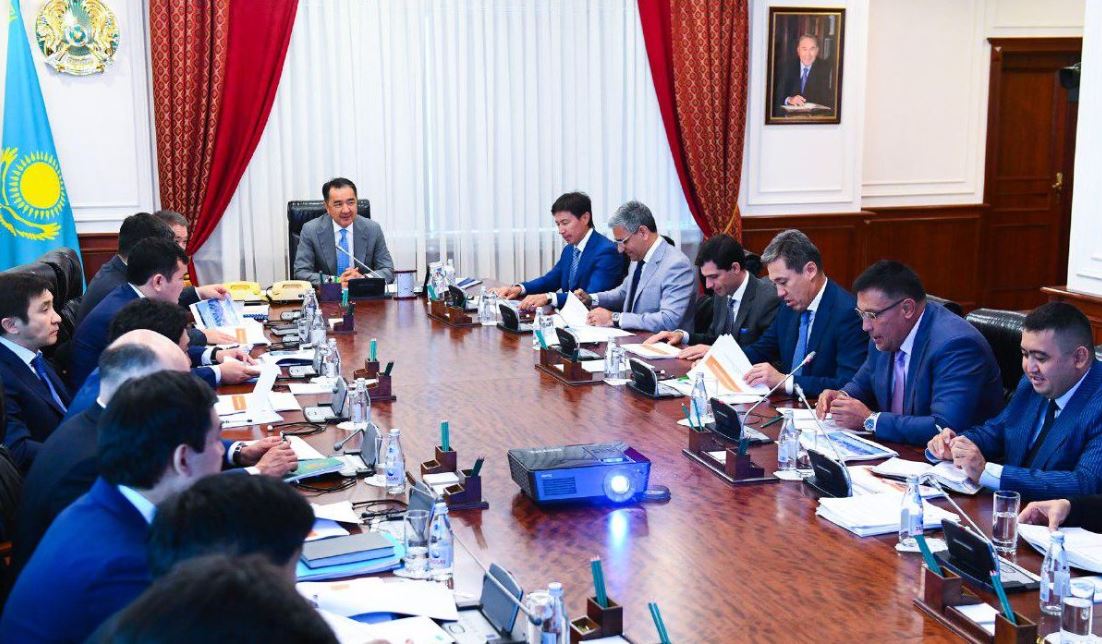 ۇكىمەت باسشىسى باسەكەگە قابىلەتتىلىك جونىندەگى ساراپتاما كەڭەسىنىڭ وتىرىسىن وتكىزدى