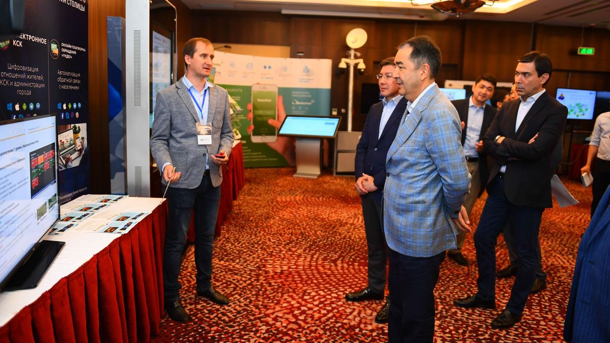 «تسيفرلىق قازاقستان»: ۇكىمەت باسشىسى وتاندىق ات-كومپانيالارمەن مەملەكەتتىك باعدارلامانى ىسكە اسىرۋ ماسەلەسىن تالقىلادى