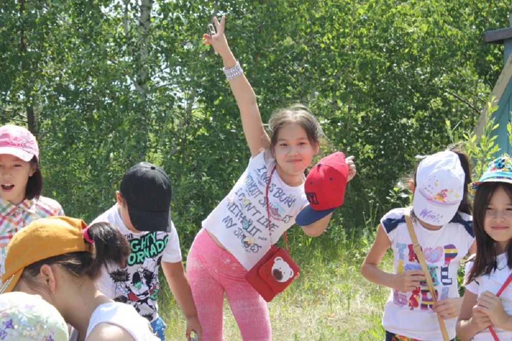 بالالار دەمالىسى قىزىقتى وتۋدە