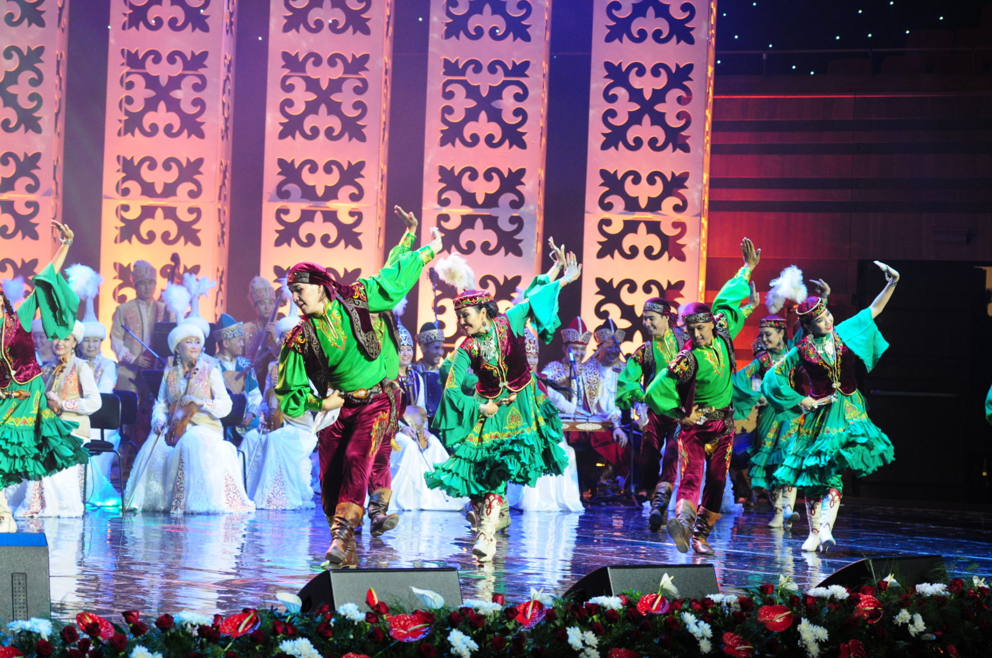 استانادا ورتالىق ازيا ەلدەرىنىڭ حالىقارالىق بي فەستيۆالى باستالدى