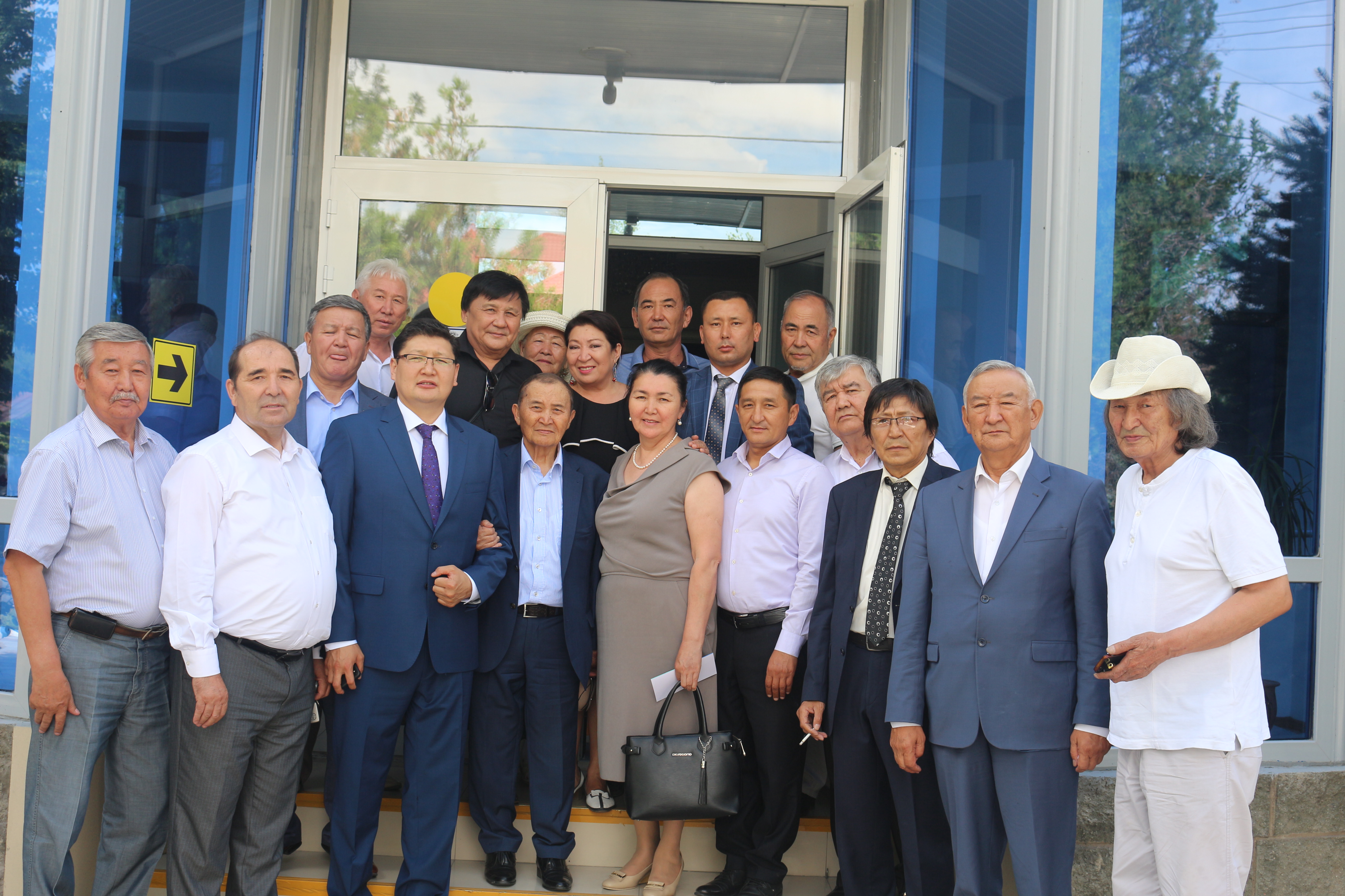 تارازدا اكىم تارازيمەن كەزدەسۋ ءوتتى