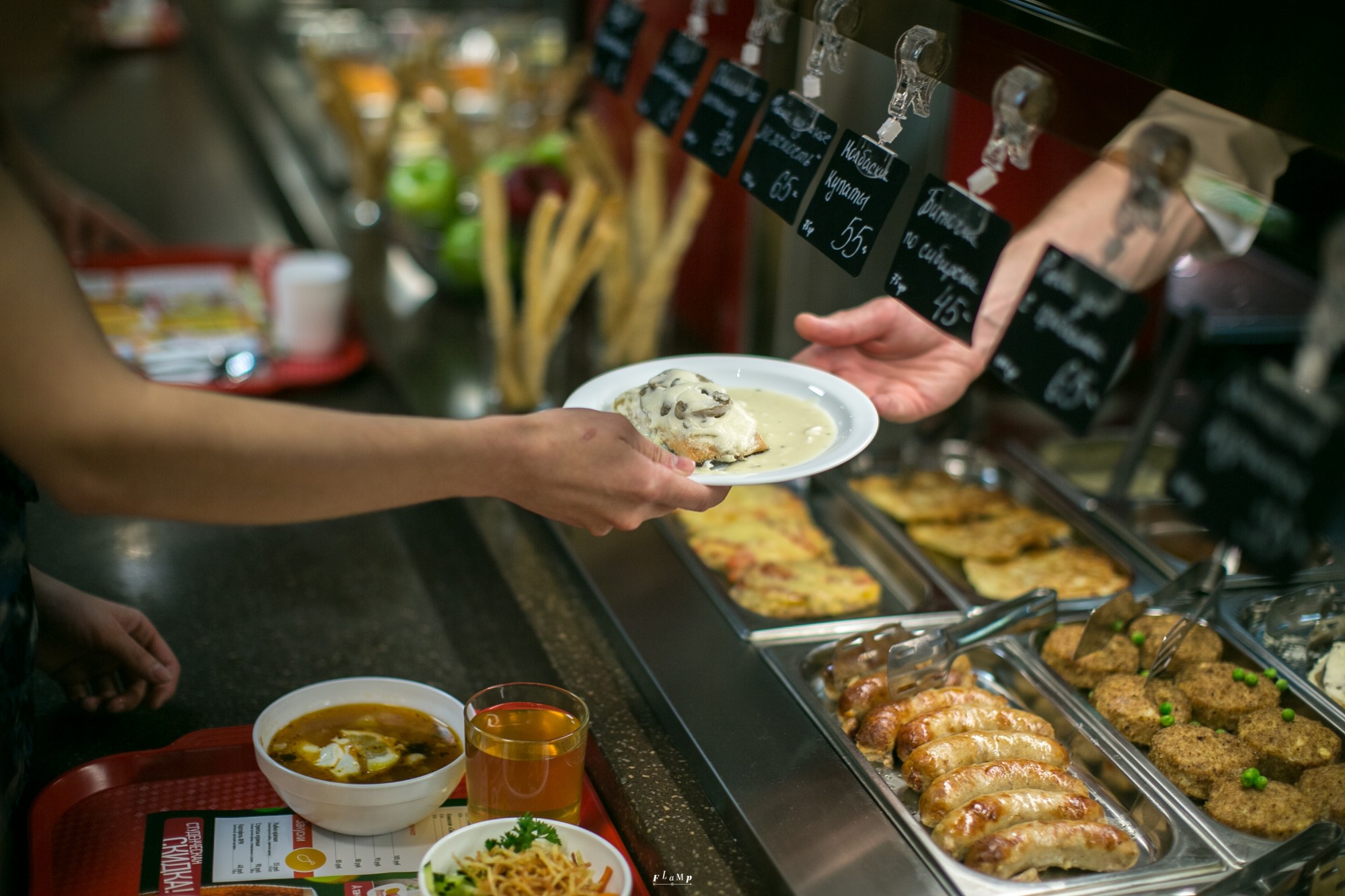 ليساكوۆ قالاسىندا كەنشىلەر جاپپاي ۋلانىپ قالدى