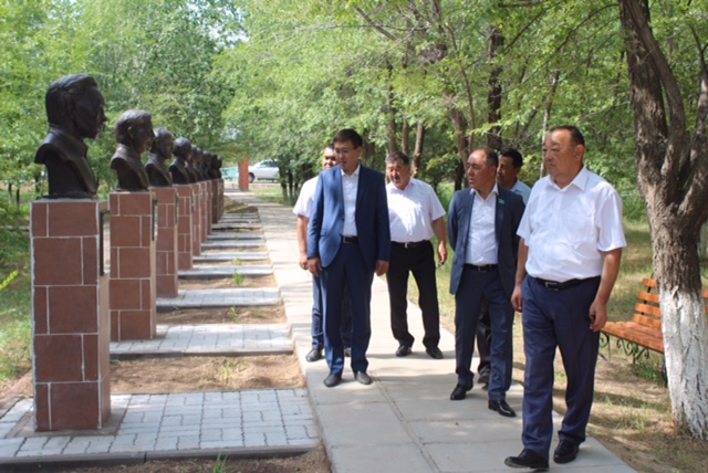 دەپۋتاتتار قازتالوۆ اۋدانىنىڭ الەۋمەتتىك-ەكونوميكالىق جاعدايىمەن تانىستى