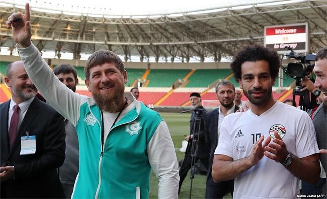 سالاح چەشەنستاننىڭ قۇرمەتتى ازاماتى اتاندى