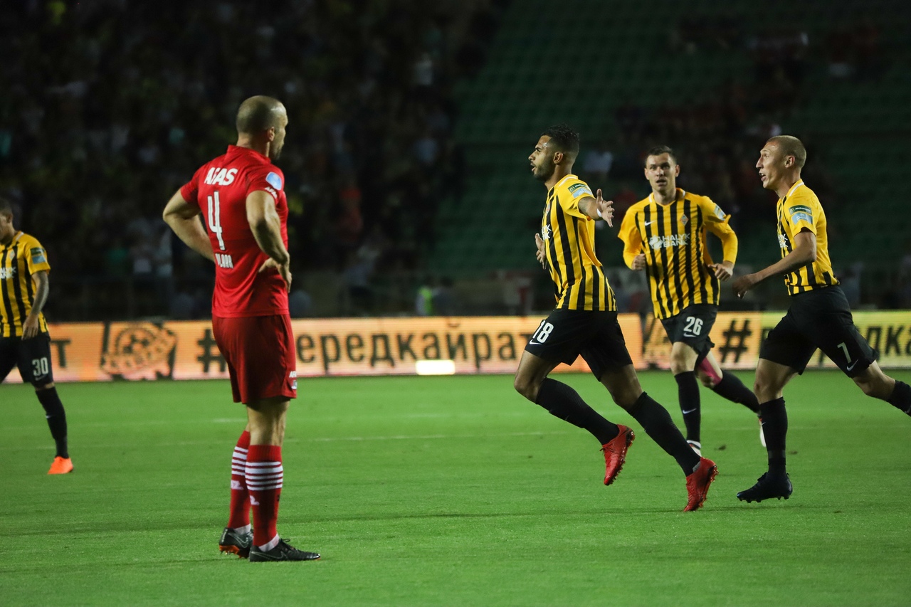 «قايرات» ءوز الاڭىندا از كومانداسىنان باسىم ءتۇستى