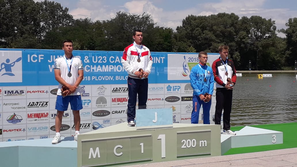 قازاقستاندىق كانوەشى ءانۋار اكچۋرين كۇمىس مەدال الدى