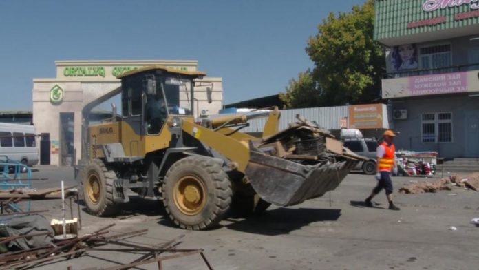 شىمكەنتتە زاڭسىز ساۋدا ورىندارى سۇرىلە باستادى