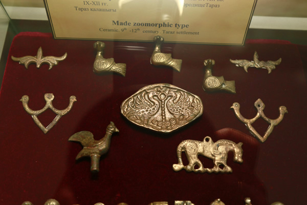 «ەجەلگى تاراز ەسكەرتكىشتەرى» مەملەكەتتىك تاريحي-مادەني قورىق-مۋزەيى قوستانايعا كەلدى