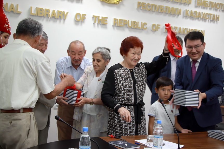 الماتىدا «ءبىر قايىرى بار دۇنيە» كىتابى تانىستىرىلدى