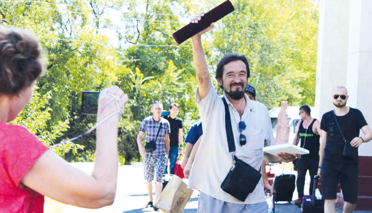 جامبىل وبلىستىق ورىس دراما تەاترى ماكەدونيادان ولجالى ورالدى