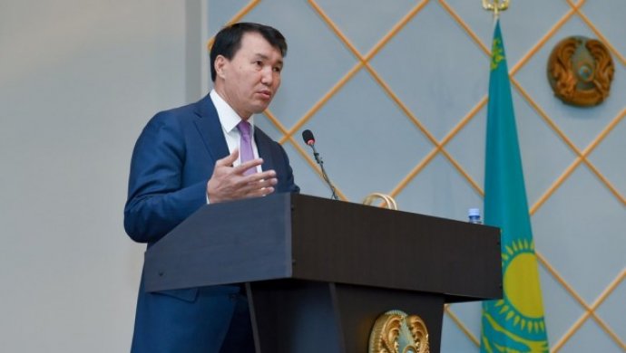 اليك شپەكباەۆ ۇلتتىق بيۋرونىڭ اۋماقتىق باسشىلارىن ءوزارا الماستىردى