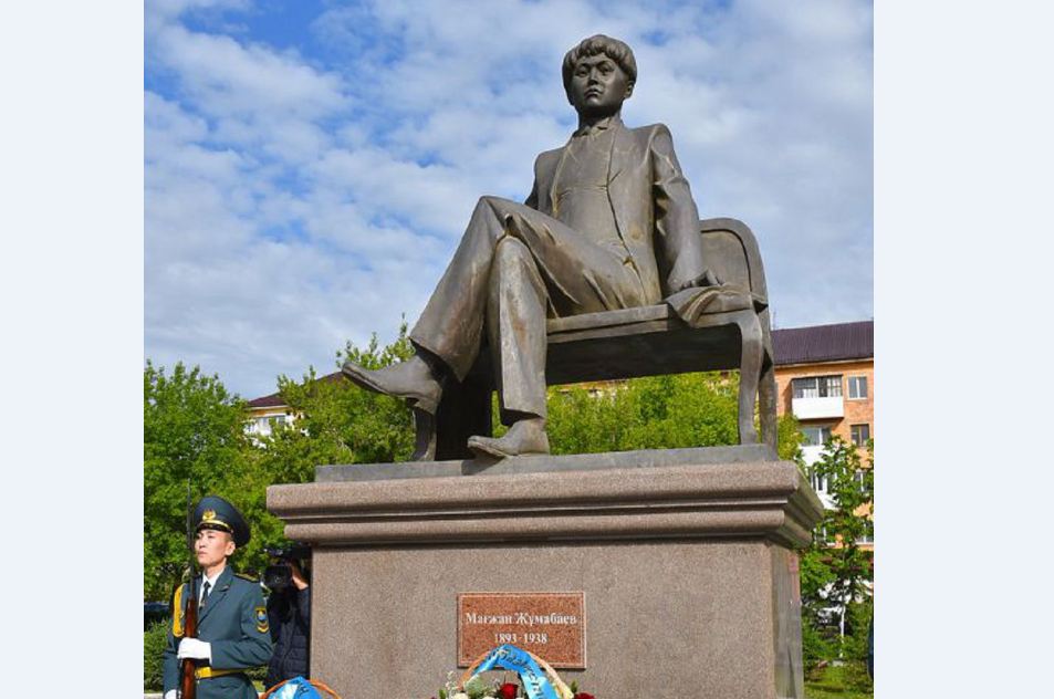 اقىن قارىنداسىنىڭ ارمانى (م. جۇماباەۆ تۋرالى)