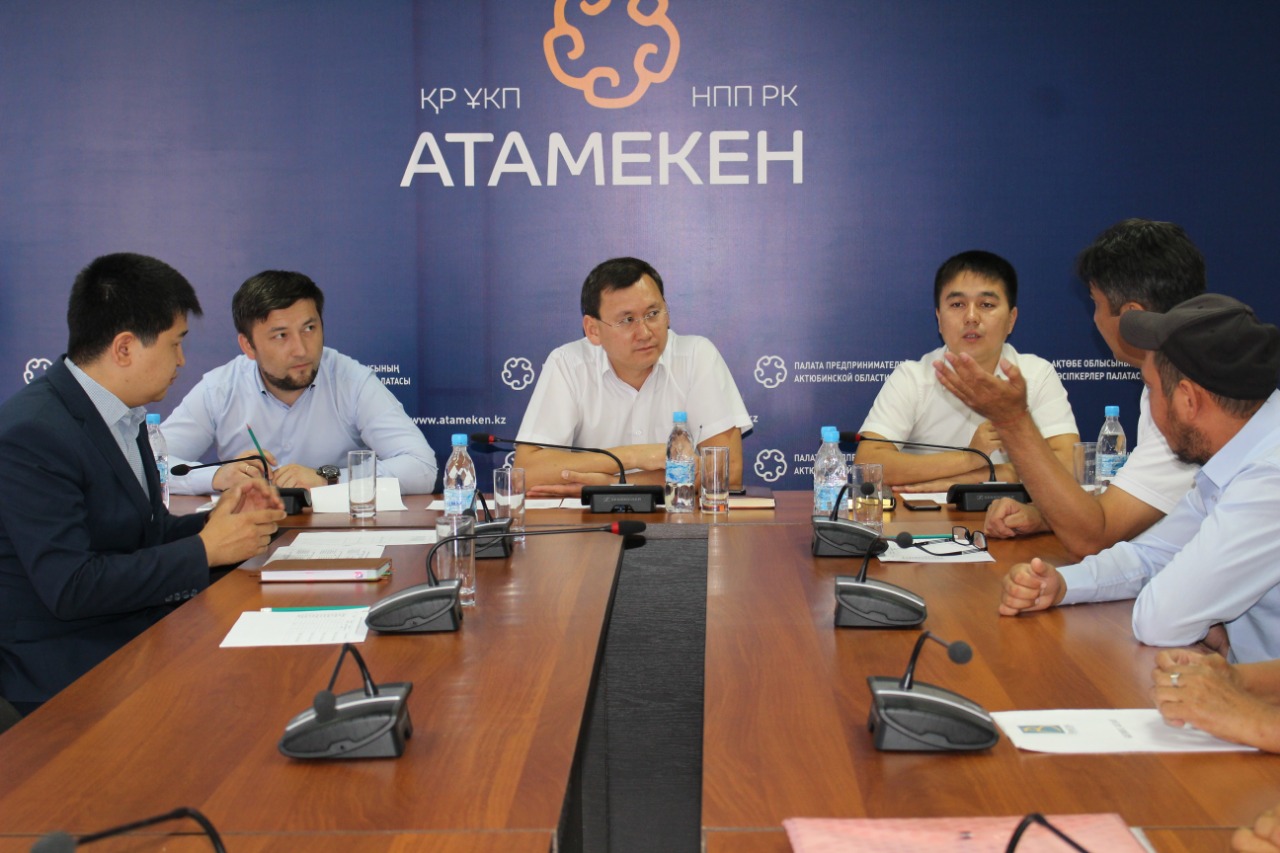 «باستاۋ» جوباسىنىڭ تۇلەكتەرى گاز قۇيۋ ستانتسياسىن, توكار تسەحىن جانە قۇس فەرماسىن اشپاق