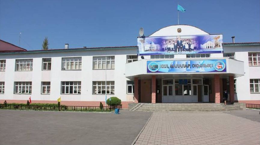 «مەكتەبىمىزگە بەردىبەك سوقپاقباەۆ ەسىمىن قايتارىڭىزدار!..»