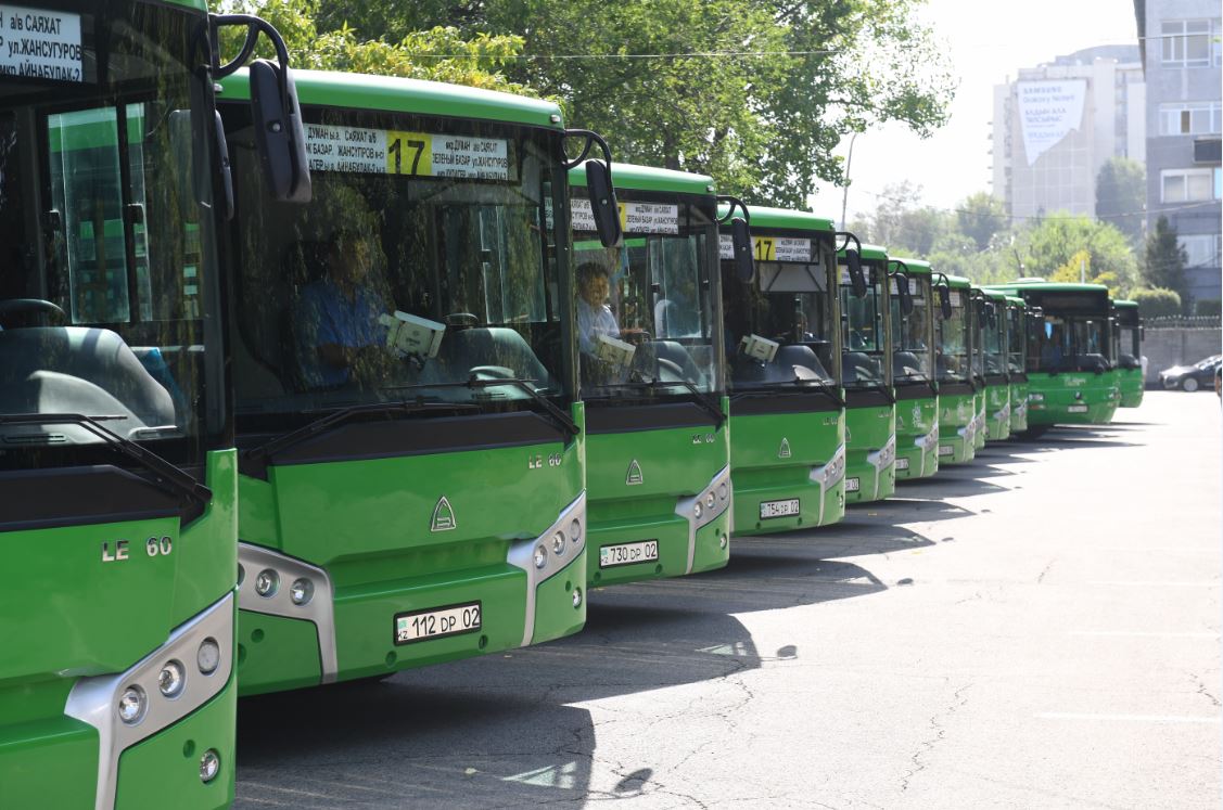 جىل اياعىنا دەيىن الماتىدا قوعامدىق كولىكتەردىڭ 80 پايىزى جاڭارتىلادى