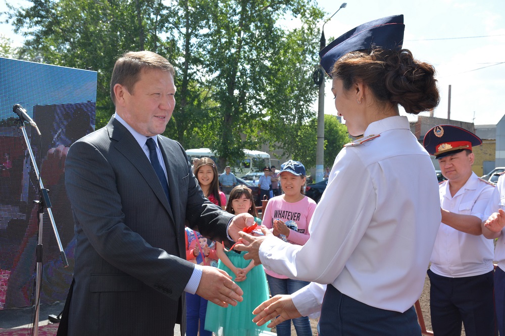 سولتۇستىك قازاقستاندا 48 پوليتسيا قىزمەتكەرى باسپانالى بولدى