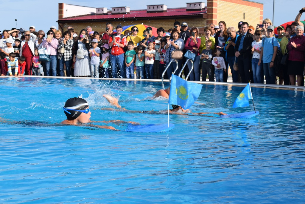 «شاحتەر» ساياباعىندا سالىنعان باسسەين قۇرىلىسى قالا تۇرعىندارىن تاڭعالدىردى