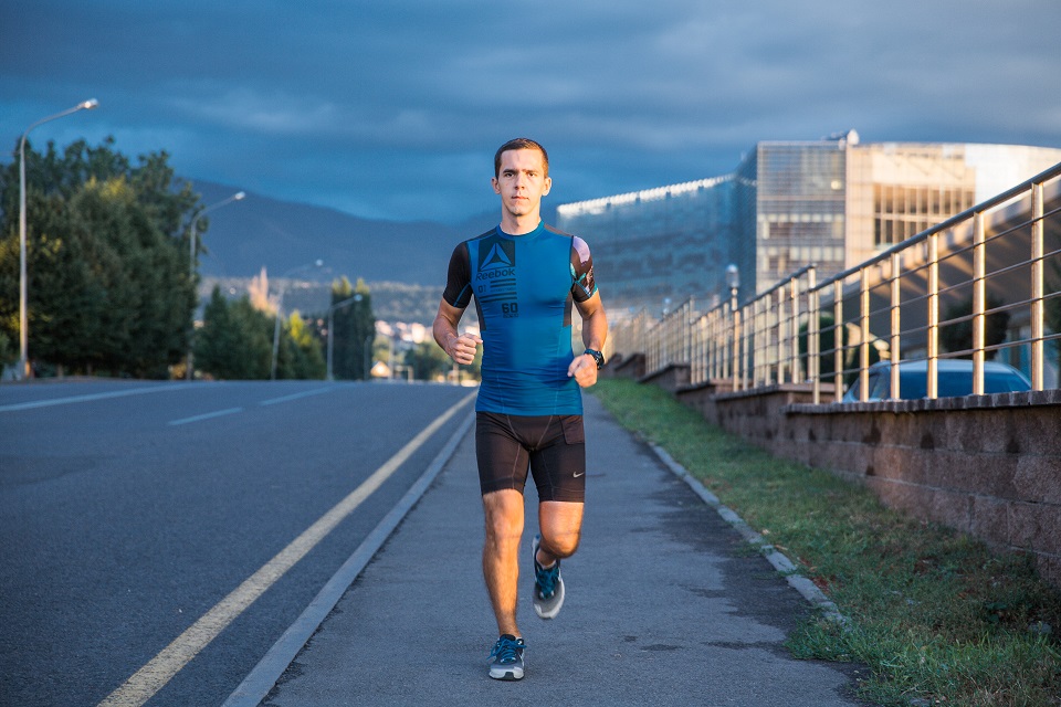 سپورتشى سەرگەي لەۆادني قايىرىمدىلىق شاراسىن باستادى