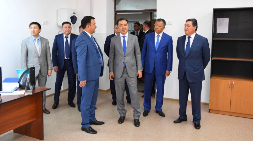 باقىتجان ساعىنتاەۆ مەملەكەتتىك ورگانداردى شىمكەنتتەن تۇركىستانعا كوشىرۋ بارىسىمەن تانىستى