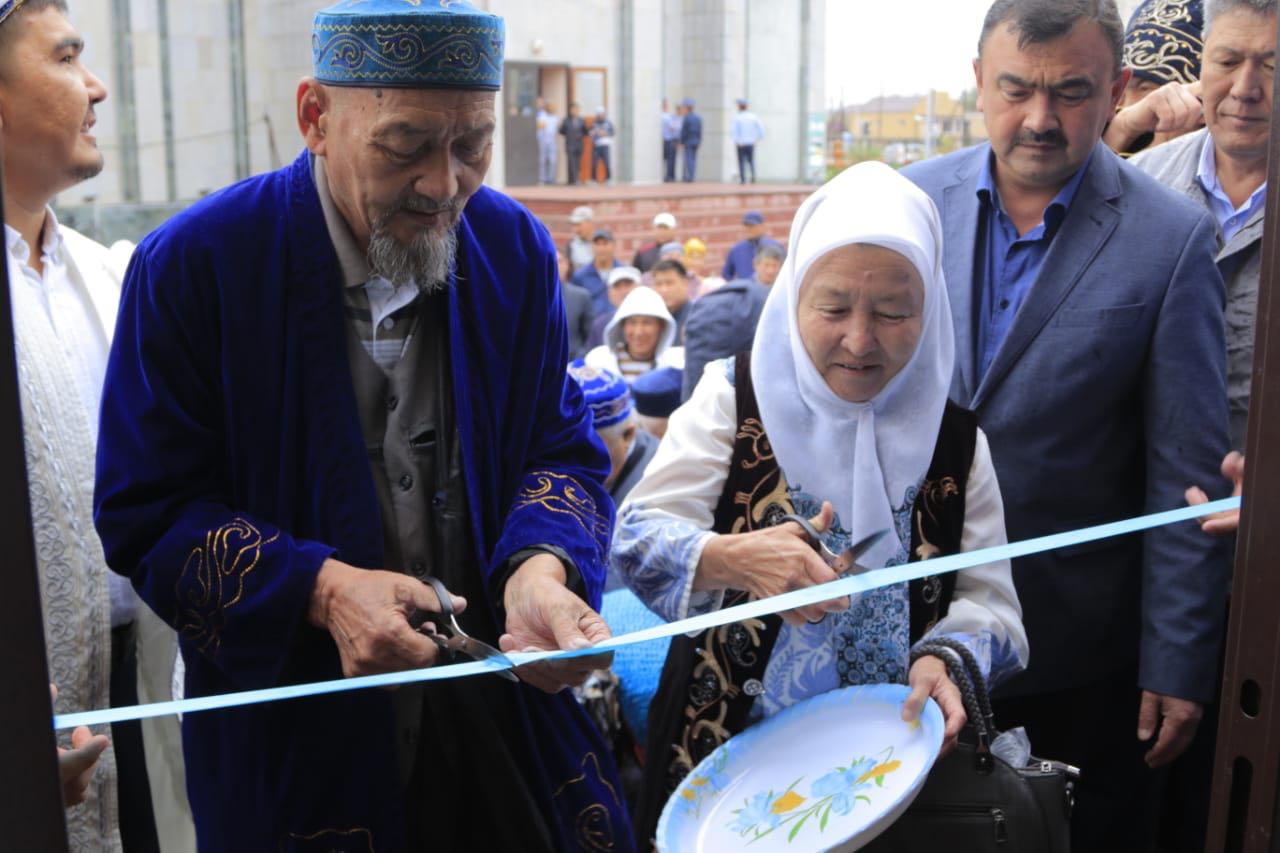 اياگوزدە نەكە سارايى اشىلدى