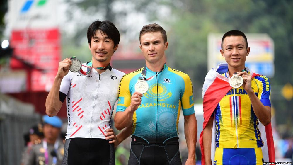 ازيادا: ازىرگە ەكى التىن عانا...