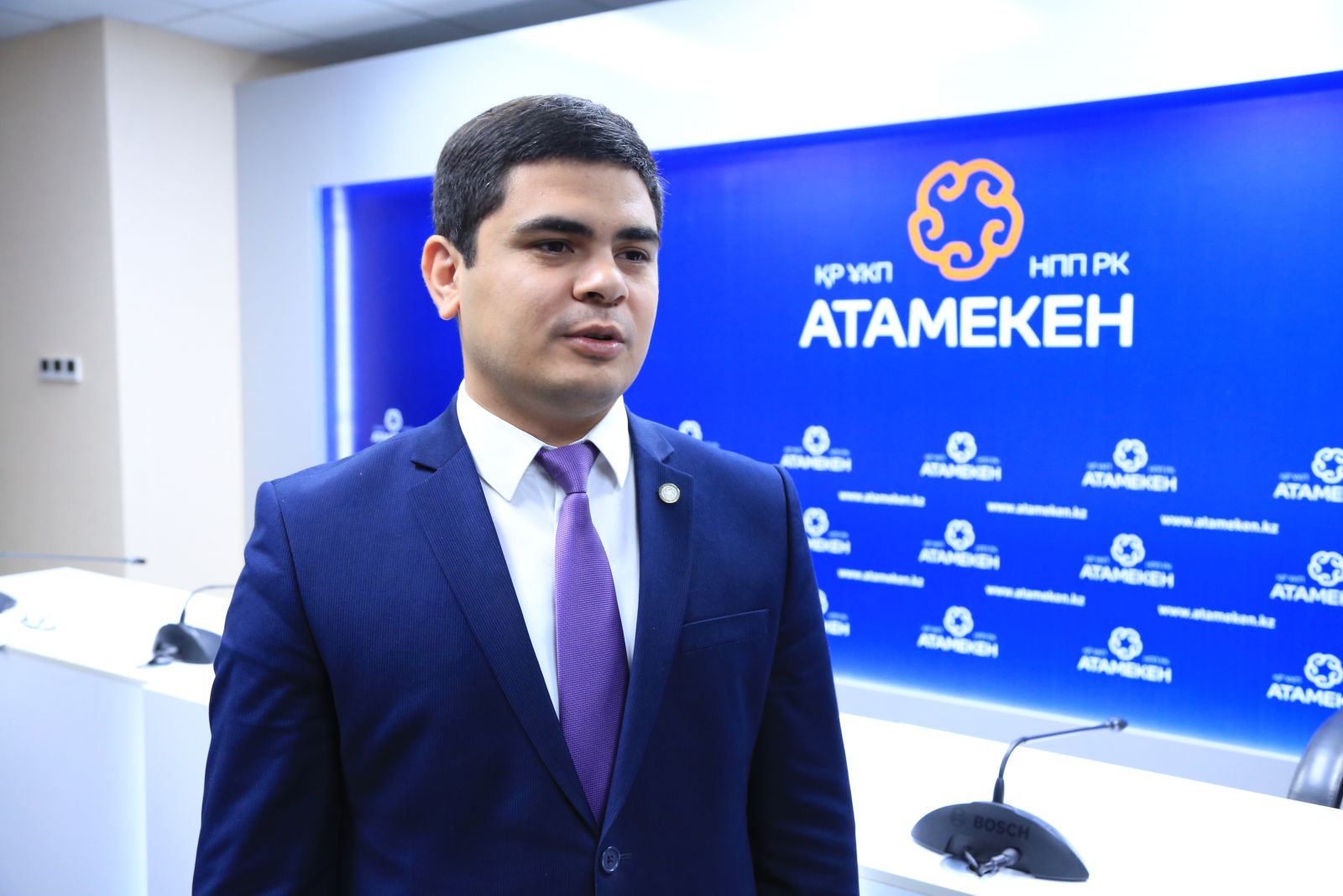 شاعىن يندۋستريالىق ايماق اشىلدى
