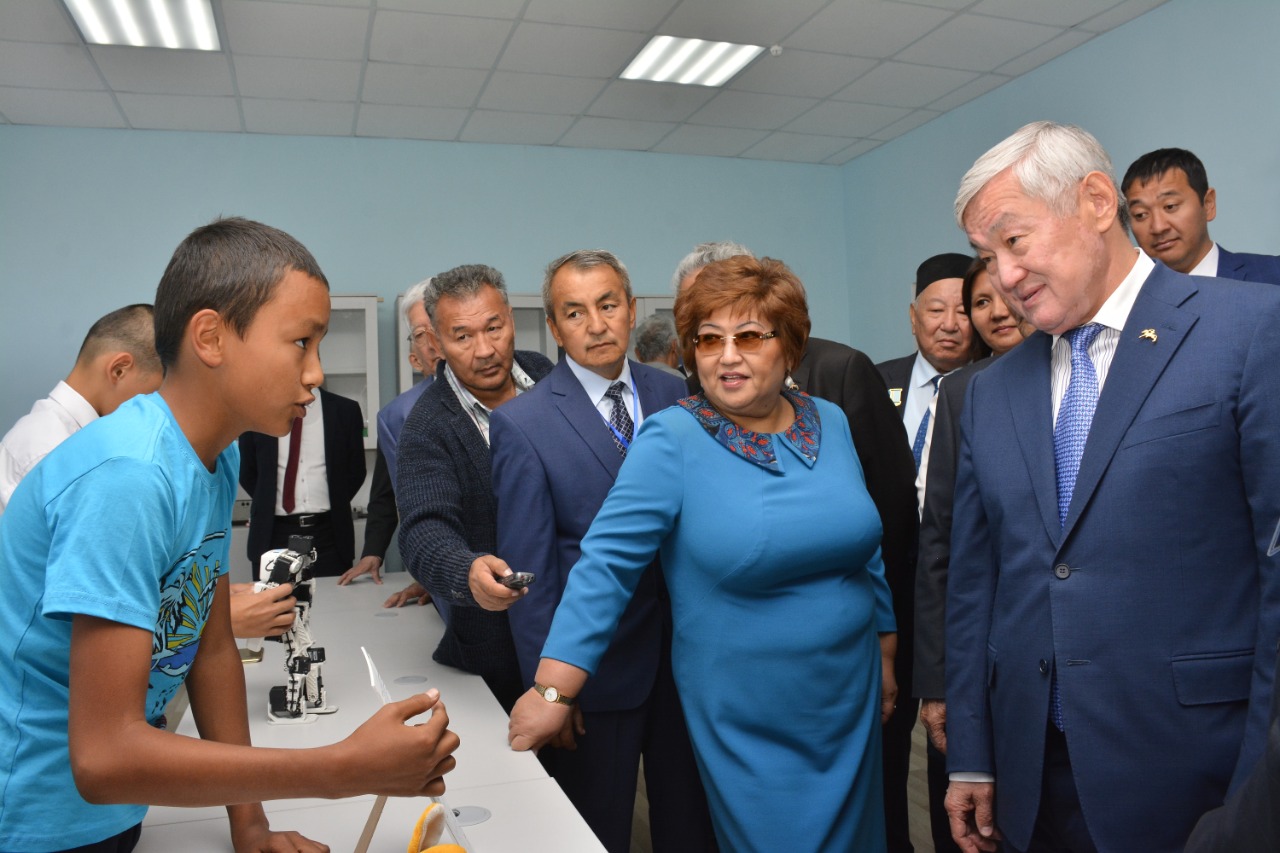 اقتوبە وبلىسىندا شىعارماشىلىق اكادەميا اشىلدى