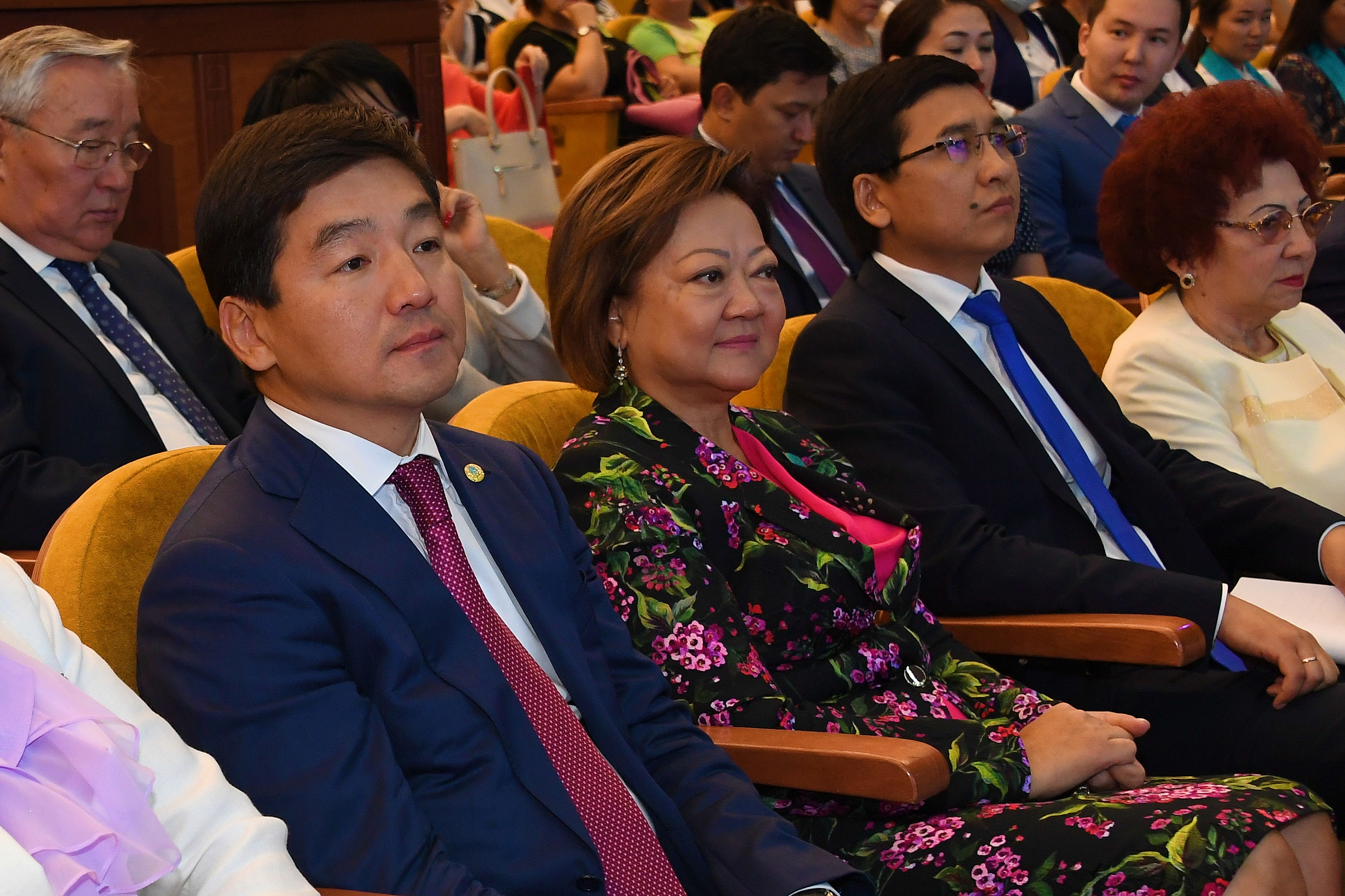 سەناتور دينار نوكەتاەۆا الماتىدا تامىز كەڭەسىنە قاتىستى
