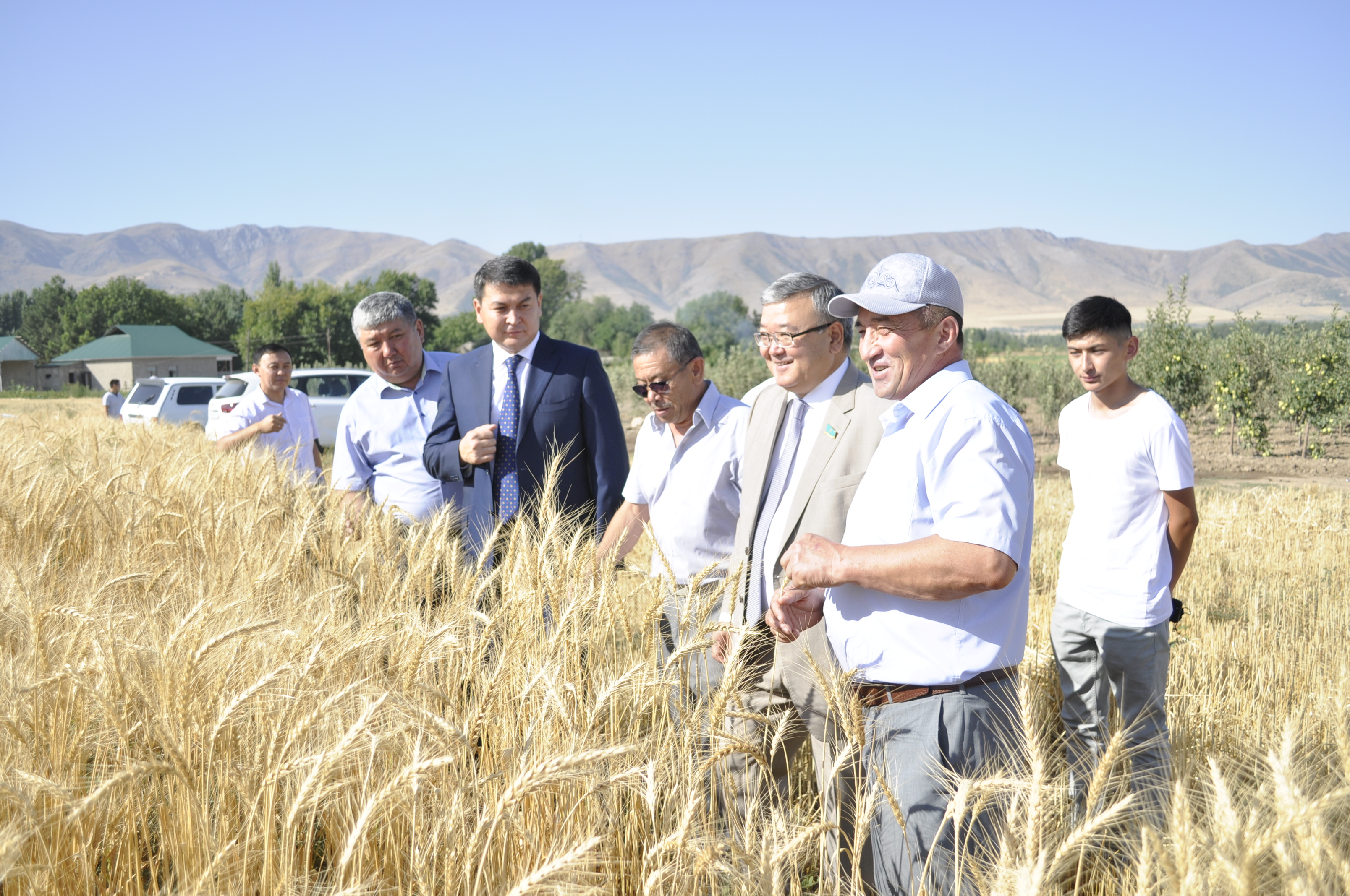 سەناتور اسقار بەيسەنباەۆ تۇركىستان وبلىسىندا بولدى