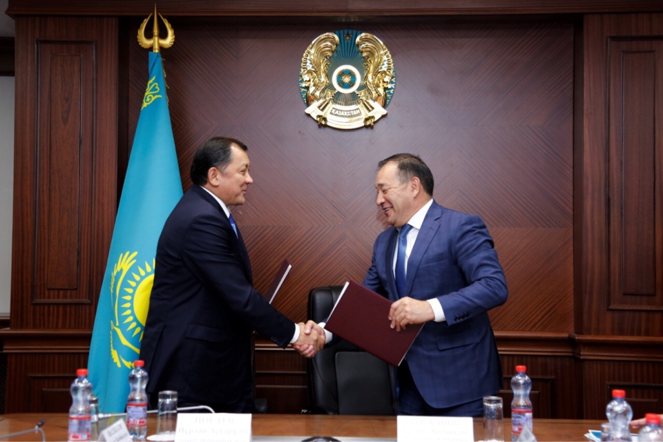 اتىراۋ جəنە ماڭعىستاۋ وبلىستارىنىڭ əكىمدىكتەرى ىنتىماقتاستىق تۋرالى مەموراندۋمعا قول قويدى