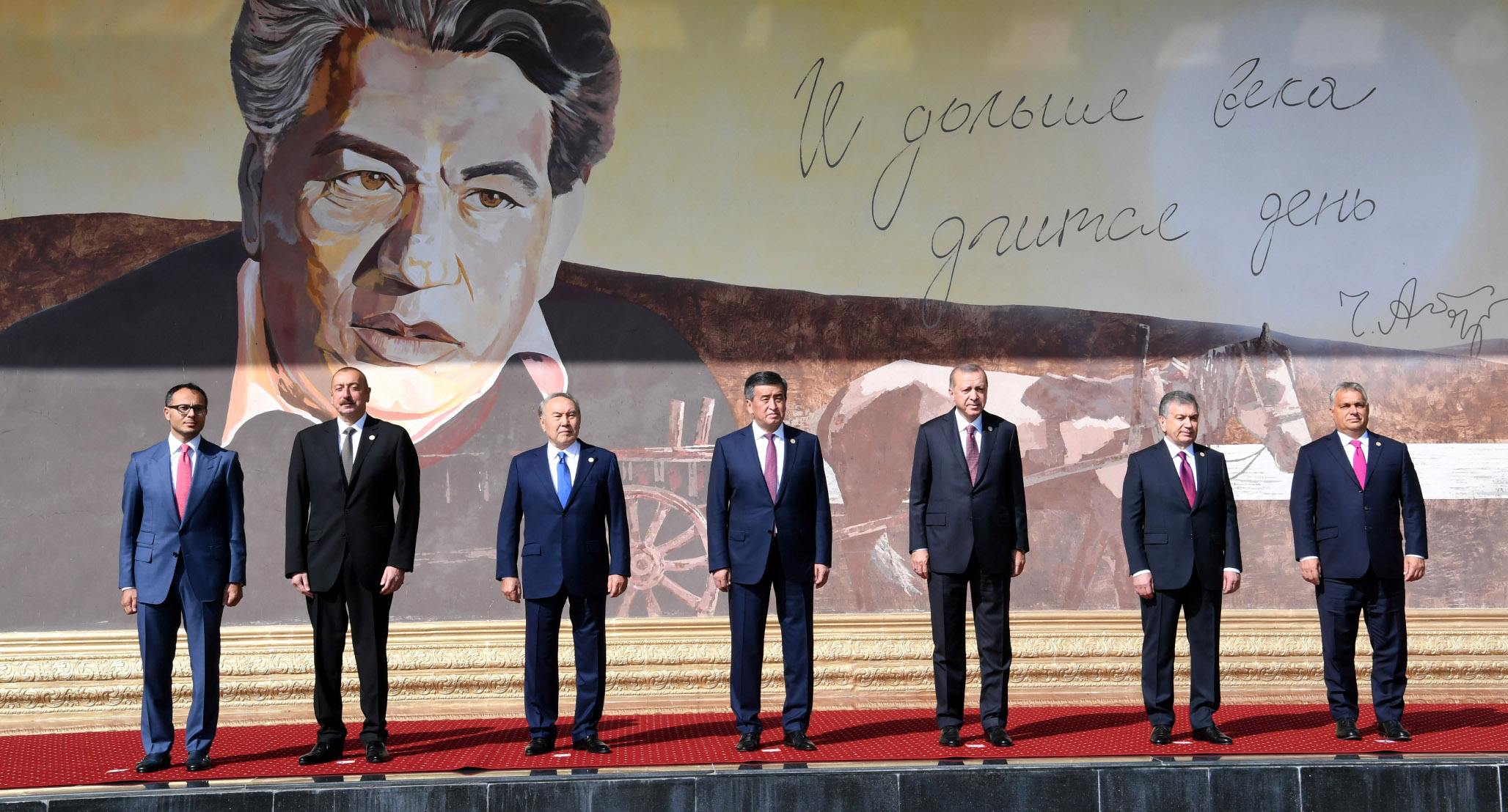 ەلباسى تۇركى كەڭەسىنىڭ توراعالىعىن سوورونباي جەەنبەكوۆكە تابىستادى