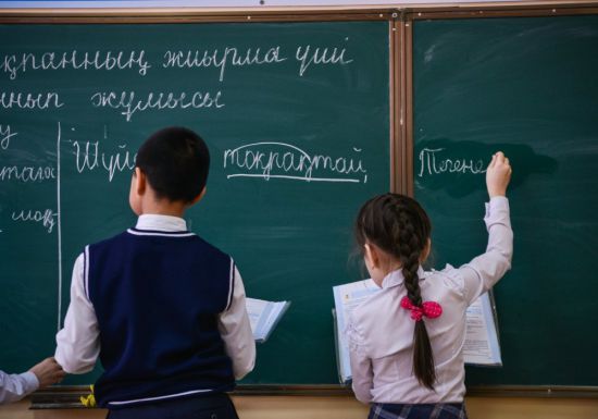 اتىراۋلىق «مەكتەپكە جول» اكتسياسى اياسىندا 10 مىڭنان اسا وقۋشى قامتىلدى