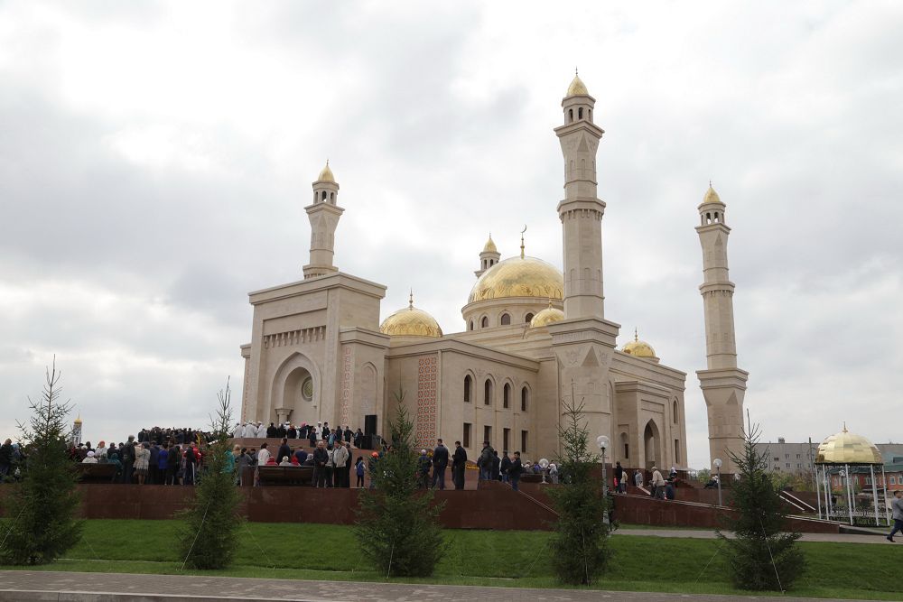 ەڭسەلى مەشىت بوي كوتەردى