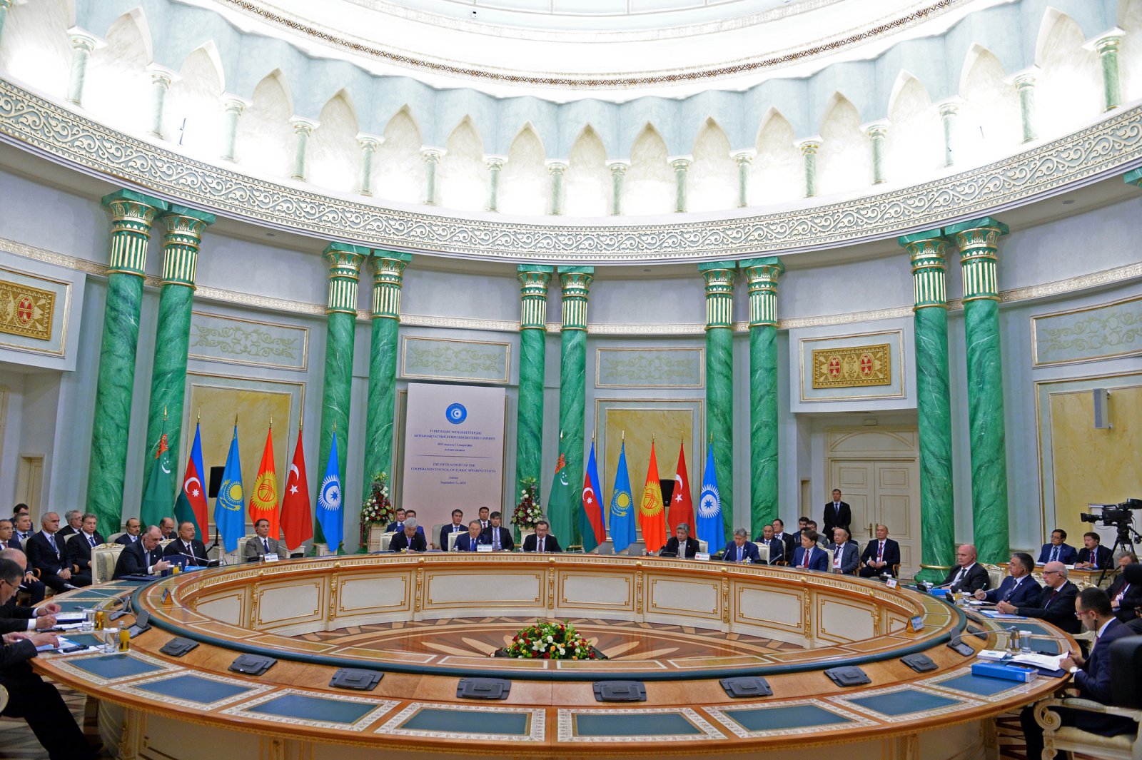 ۇيىم جۇمىسىنا سەرپىن بەرەدى