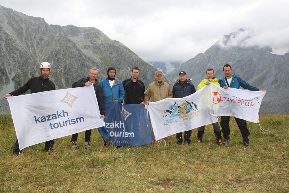 ەكسپەديتسيا مۇزدىقتار مەكەنىنەن ورالدى