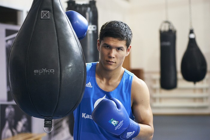 دانيار ەلەۋسىنوۆ بوستوندا جۇدىرىقتاسادى